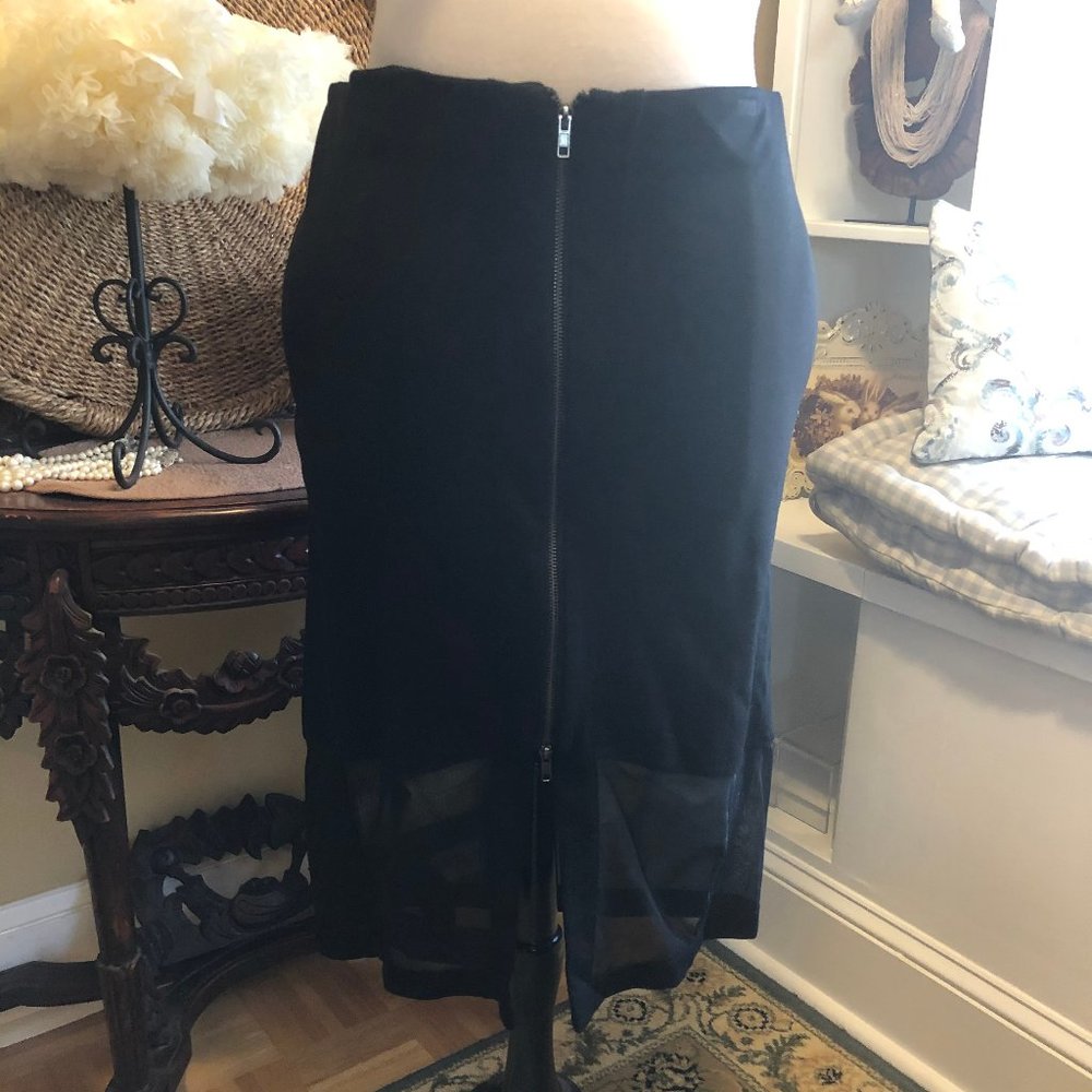 ✨LAST CHANCE✨Torrid Black Skirt with Mesh Bottom